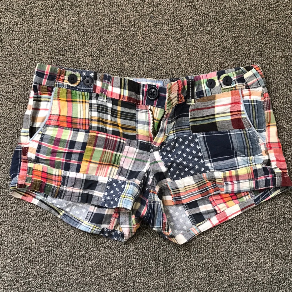 AE multi patch shorts 🔴
